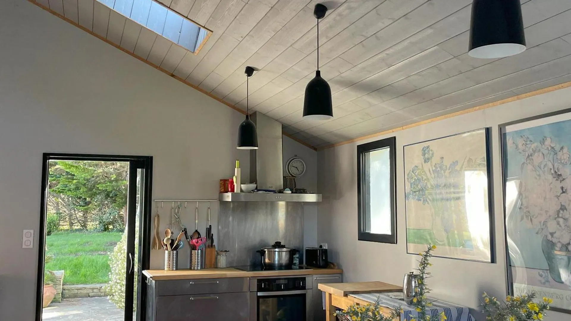 Villa Contemporaine Spacieuse Proche De Sauzon Avec Jardin - Fr-1-418-265